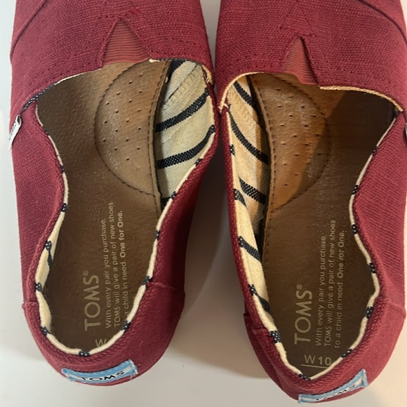 TOMS Classic Canvas Slip-ON Maroon Size 10 - Picture 5 of 7